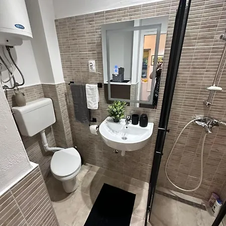 Esso Apartment *